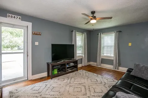 202 N Cherry Street Mount Pleasant TN 38474