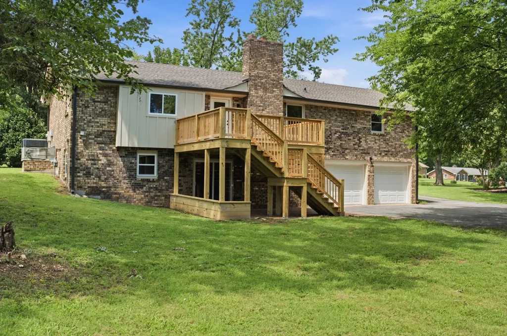 1025 Woodmont Drive Gallatin TN 37066