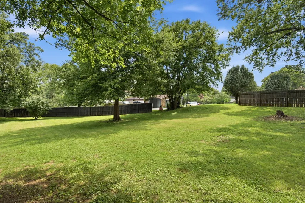 1025 Woodmont Drive Gallatin TN 37066