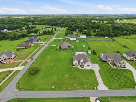 351 Drivers Lane Gallatin TN 37066