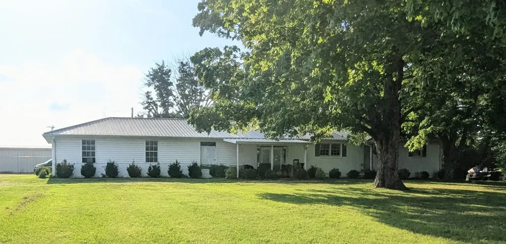 1721 Pleasant Grove Road Westmoreland TN 37186