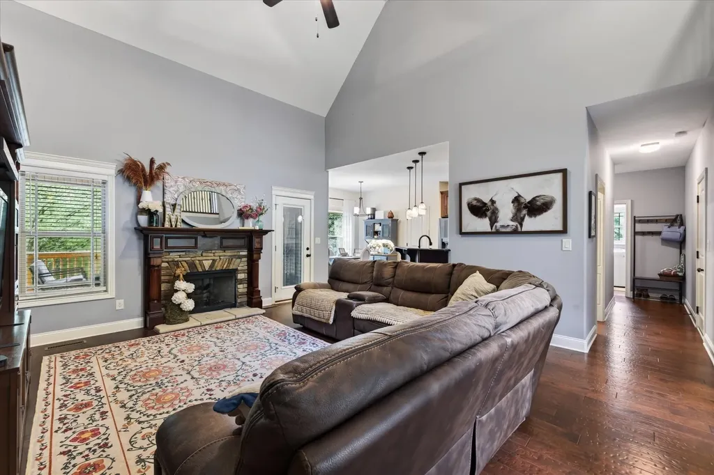 2380 Lock B Road, N Clarksville TN 37043