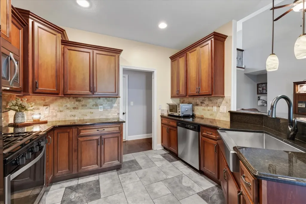 2380 Lock B Road, N Clarksville TN 37043