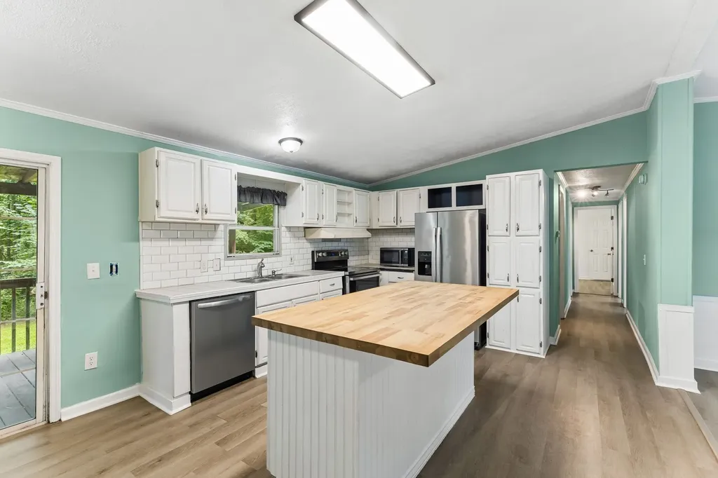 2145 Sowell Mill Pike Columbia TN 38401