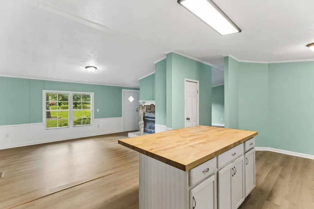 2145 Sowell Mill Pike Columbia TN 38401