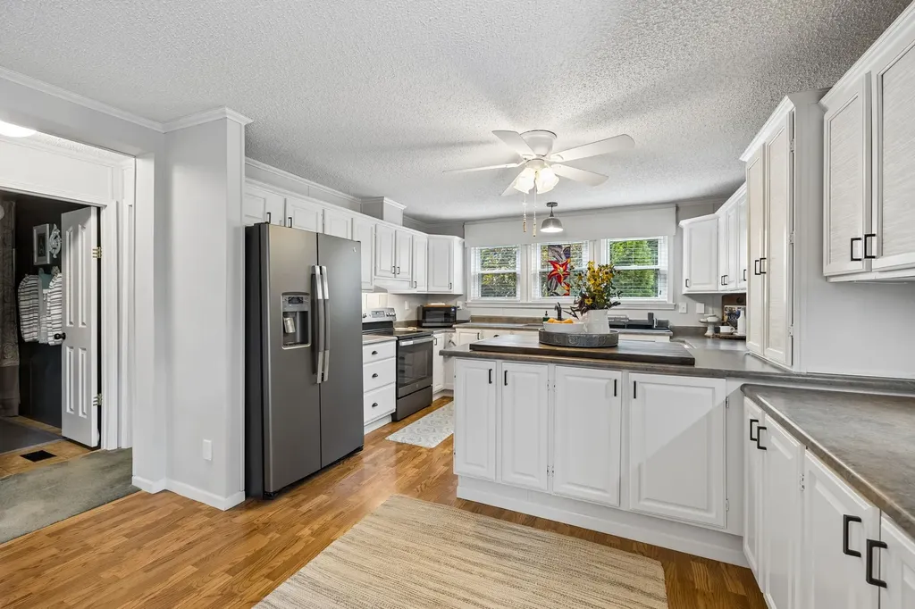 5499 Old Sams Creek Road Pegram TN 37143