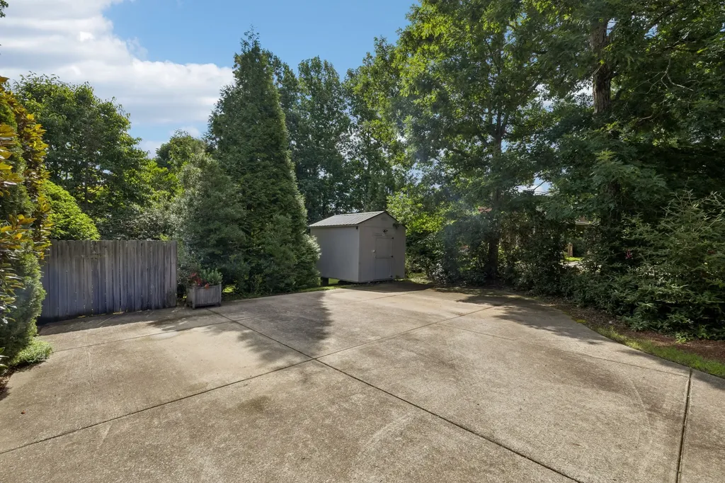 5499 Old Sams Creek Road Pegram TN 37143