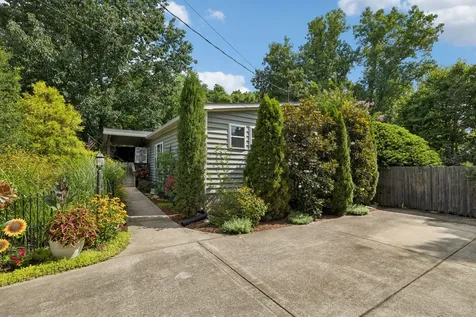 5499 Old Sams Creek Road Pegram TN 37143