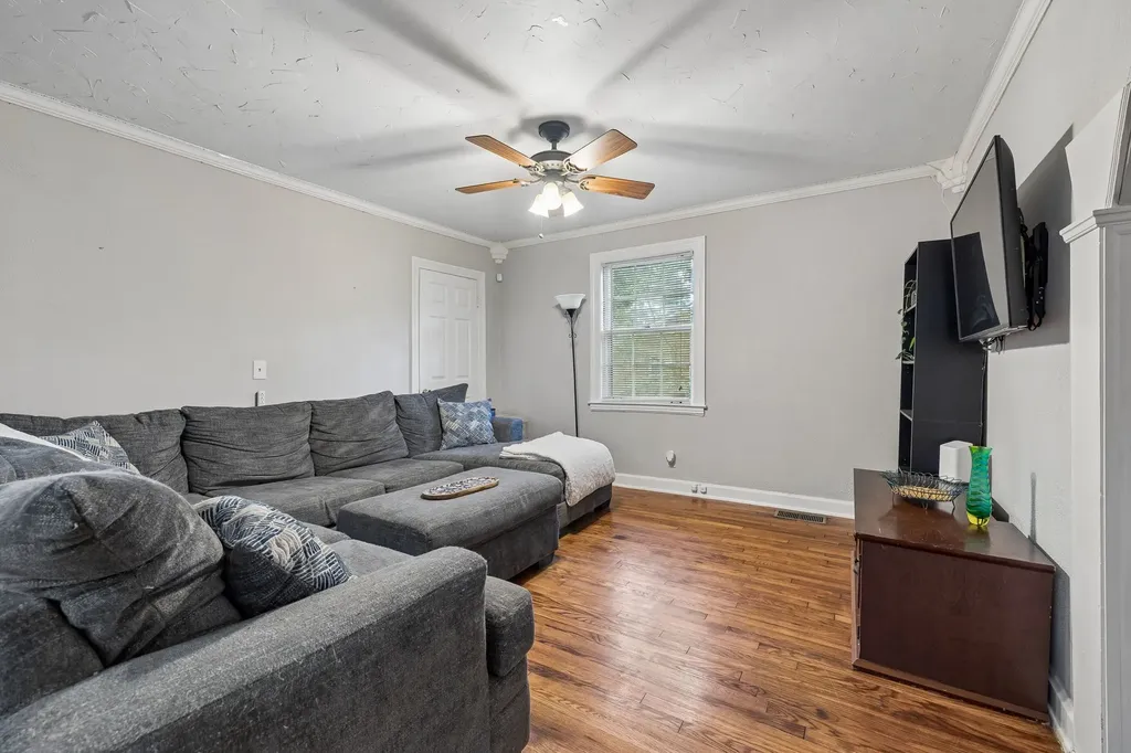 1804 Mars Street La Vergne TN 37086