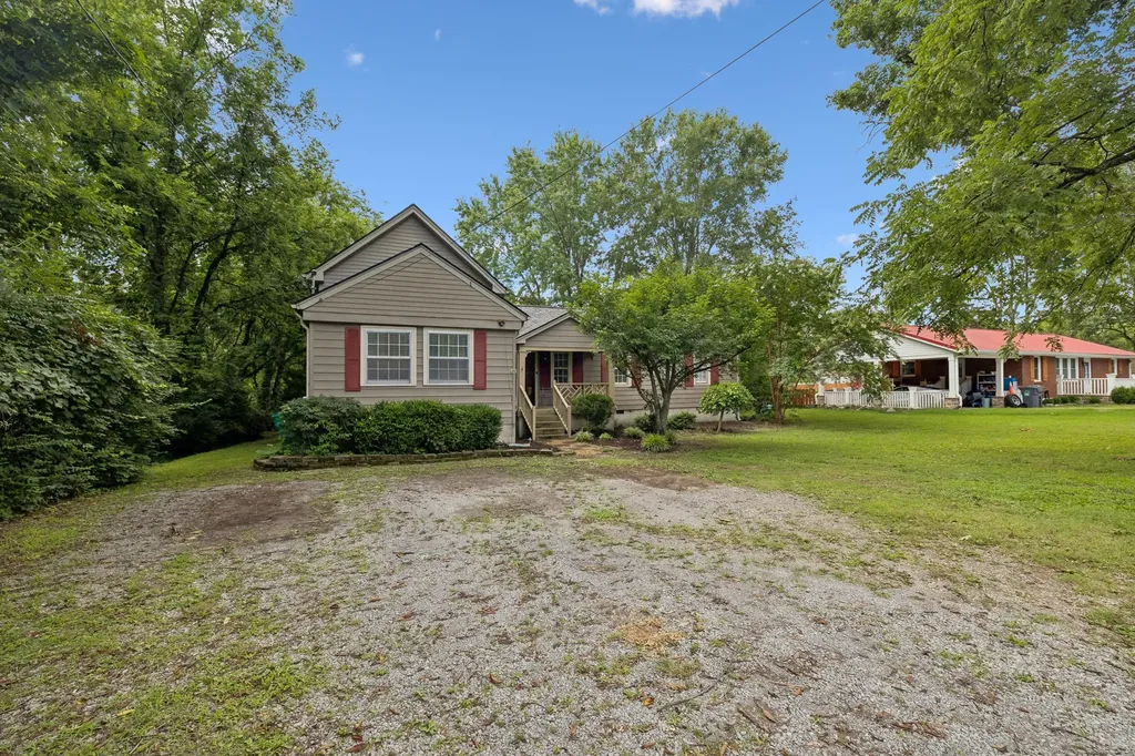 1804 Mars Street La Vergne TN 37086