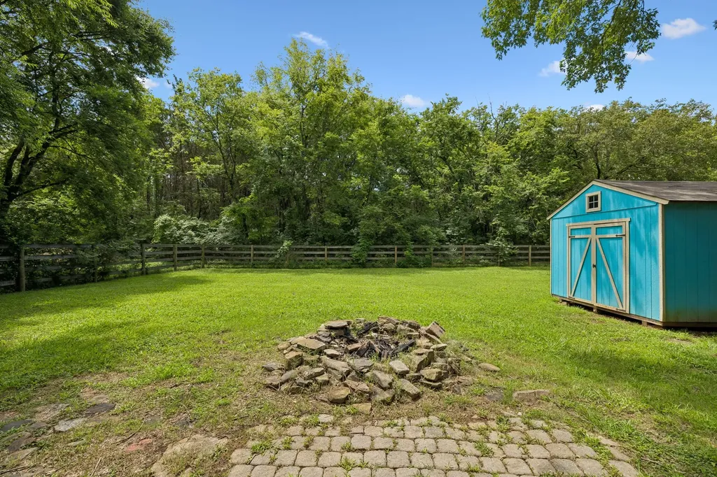 1804 Mars Street La Vergne TN 37086