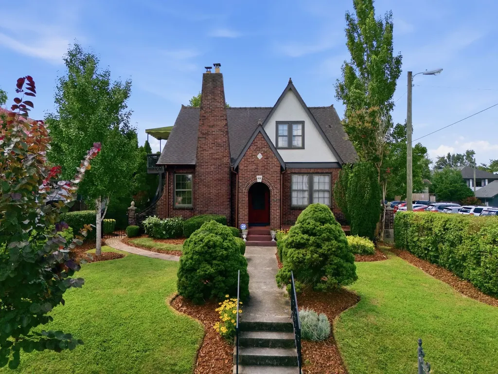 919 Caruthers Avenue Nashville TN 37204
