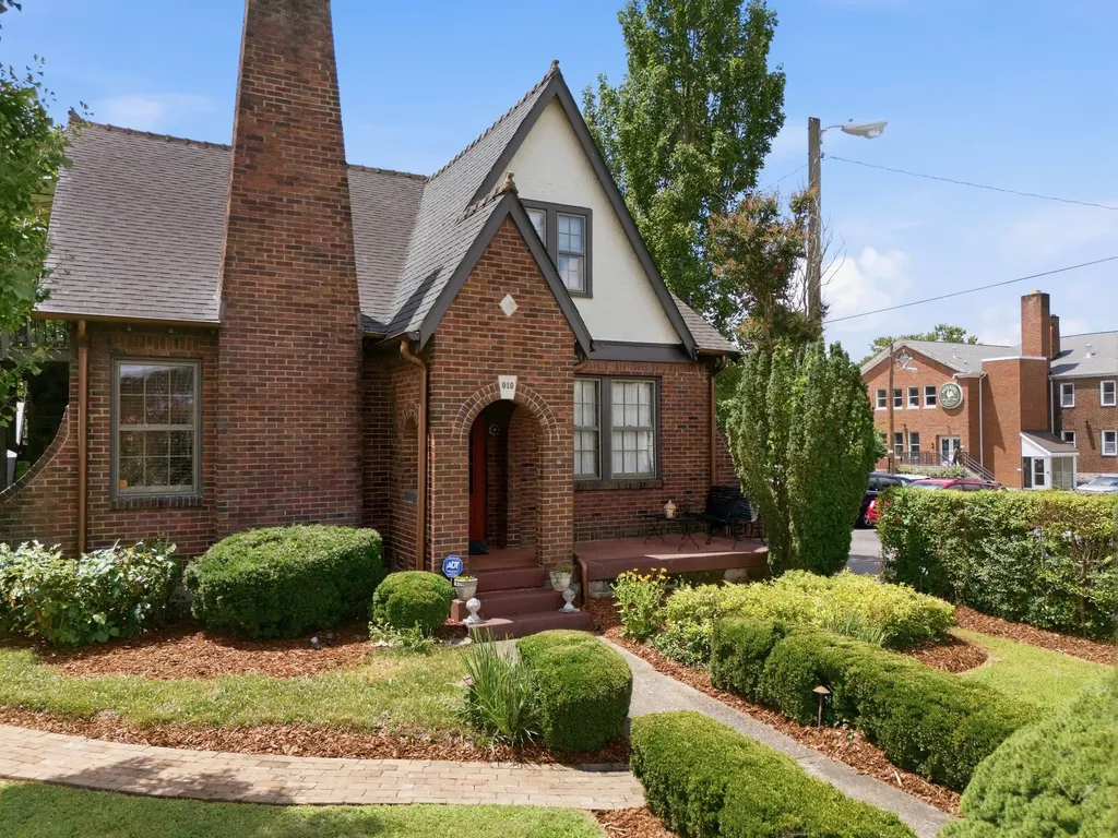 919 Caruthers Avenue Nashville TN 37204
