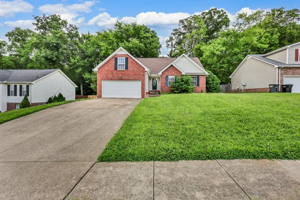 1641 Cedar Springs Circle Clarksville TN 37042