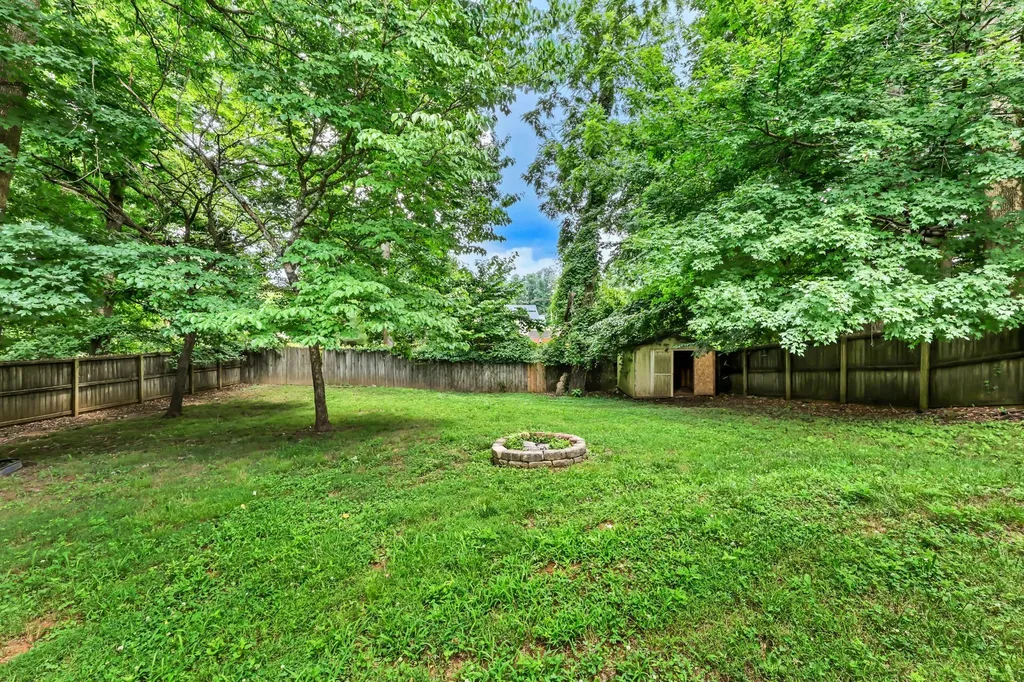1641 Cedar Springs Circle Clarksville TN 37042
