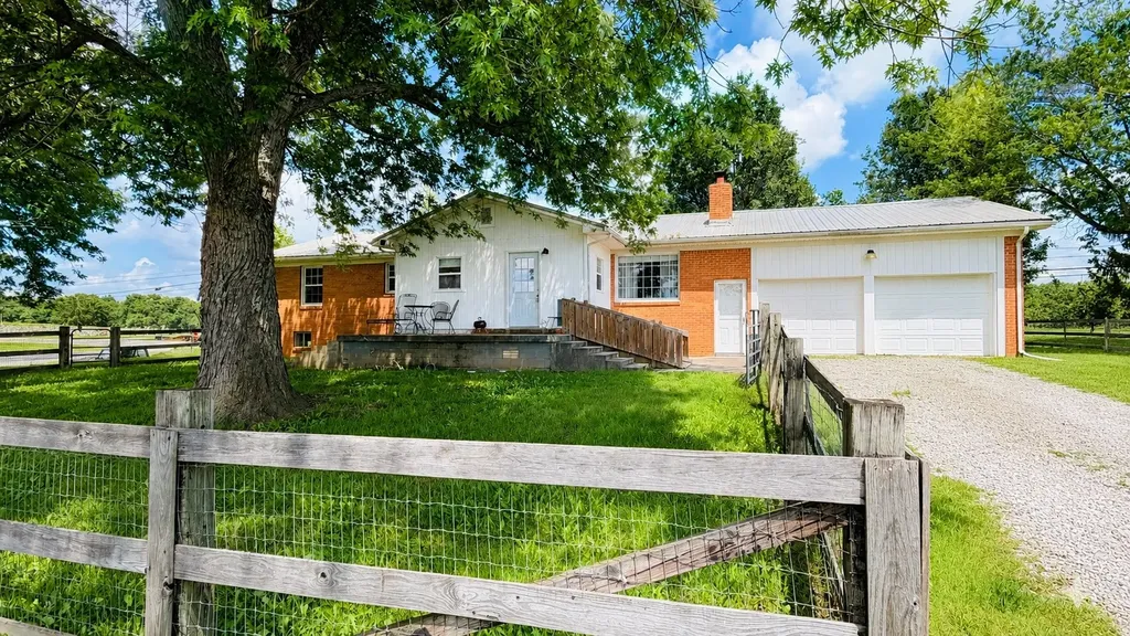 3040 Mcminnville Highway Smithville TN 37166