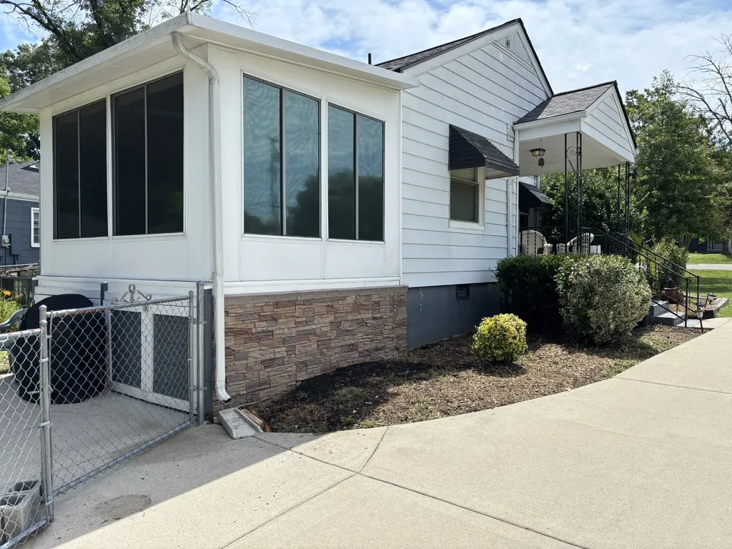 2825 Surrey Road Nashville TN 37214