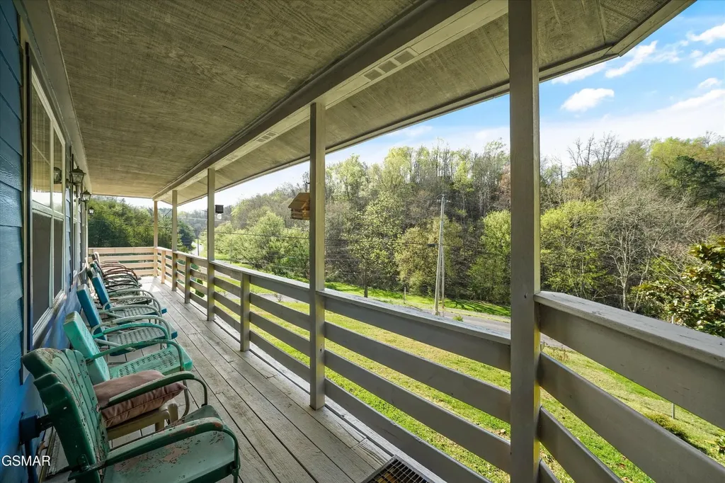 2501 Valley View Road Dandridge TN 37725