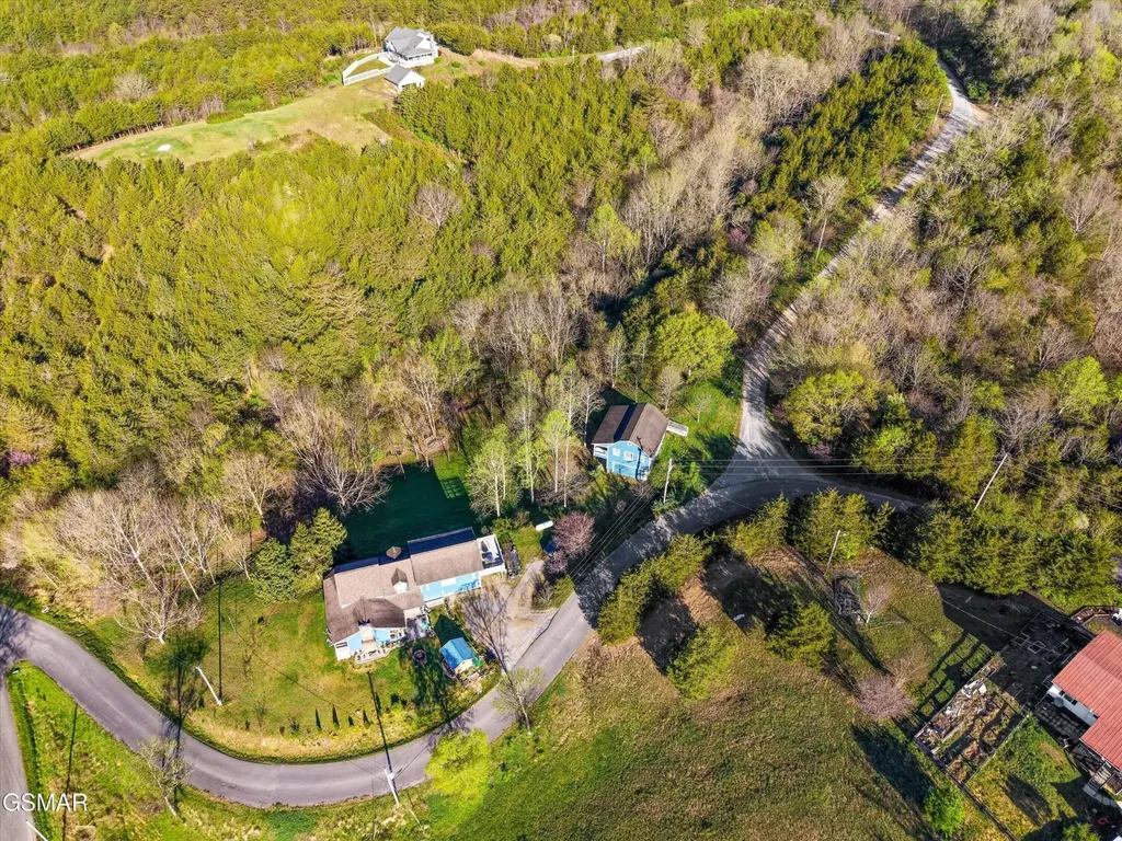 2501 Valley View Road Dandridge TN 37725