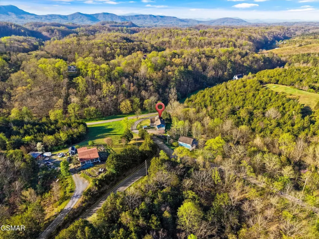 2501 Valley View Road Dandridge TN 37725