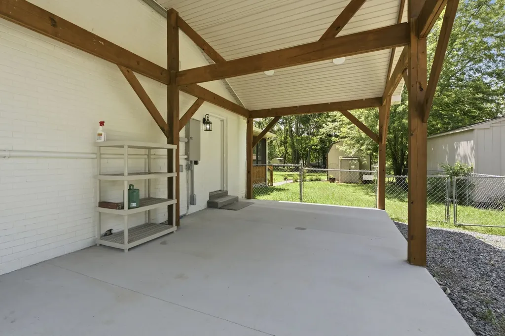 612 Wilkinson Lane White House TN 37188