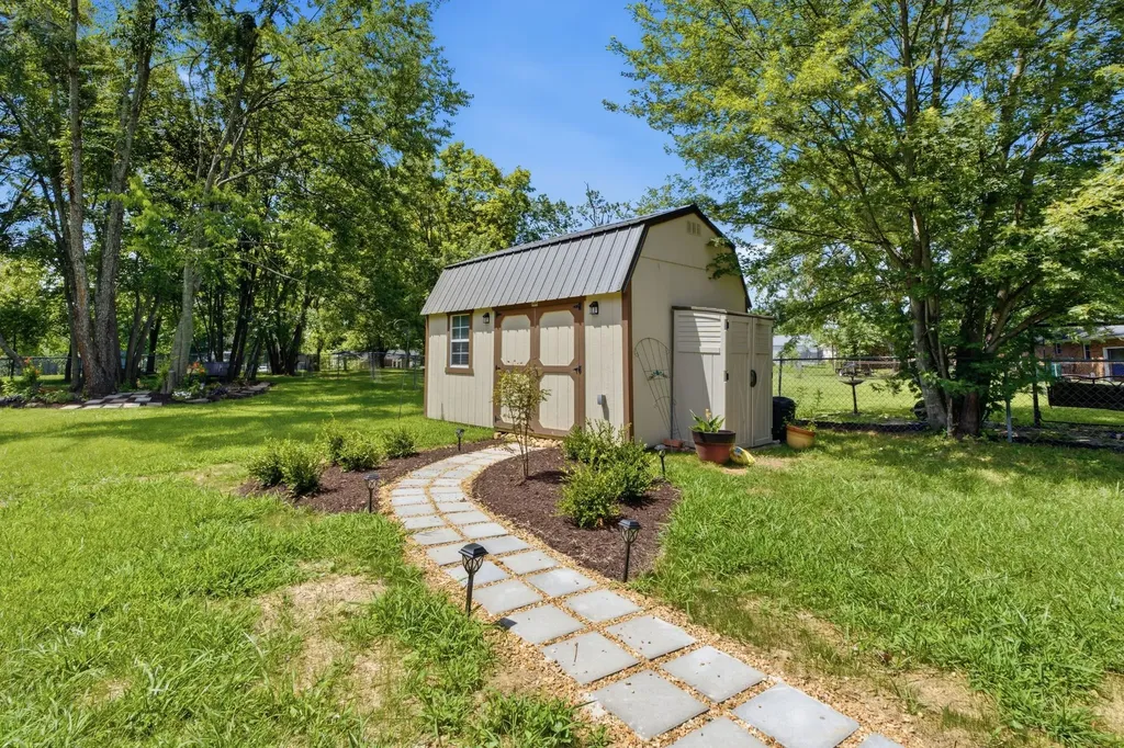 612 Wilkinson Lane White House TN 37188