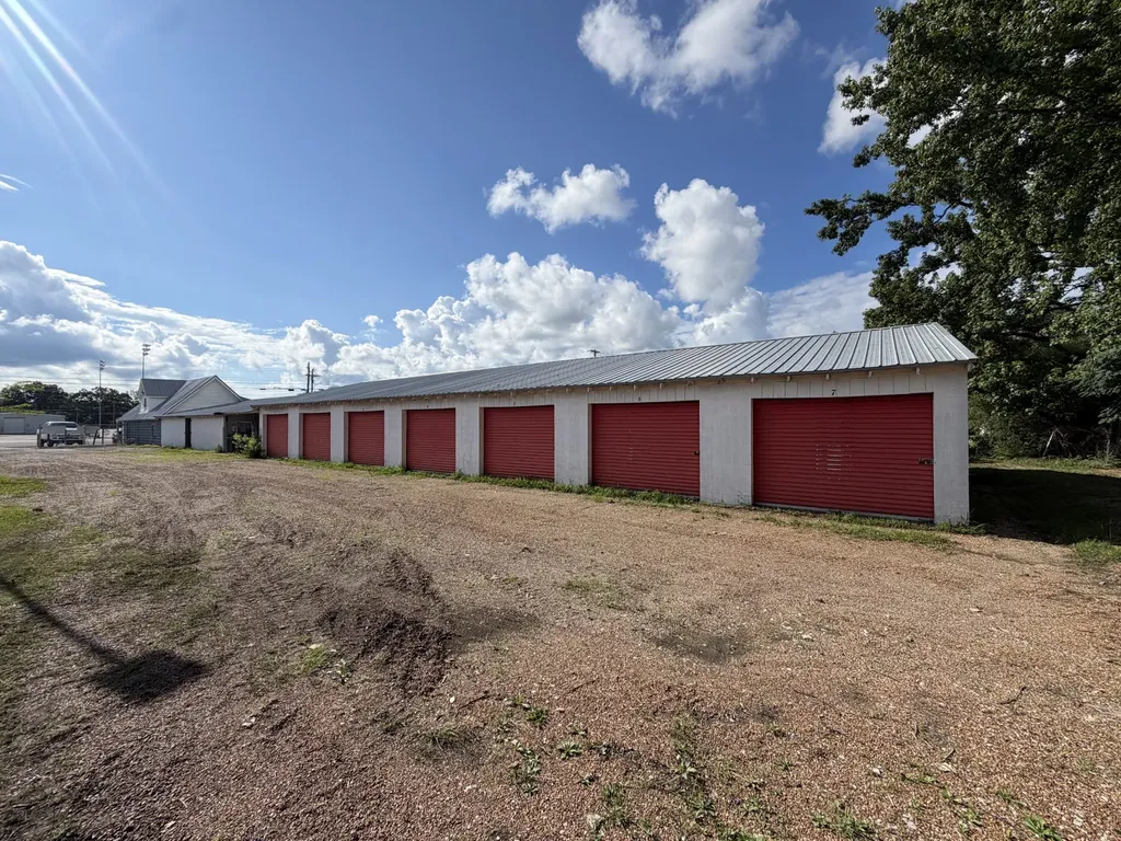 241 N Park Street Hohenwald TN 38462