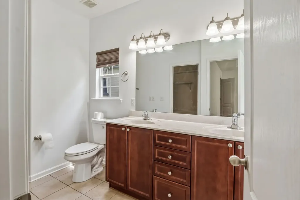 725 Sandbury Pt, N Antioch TN 37013