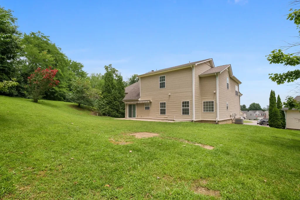 725 Sandbury Pt, N Antioch TN 37013