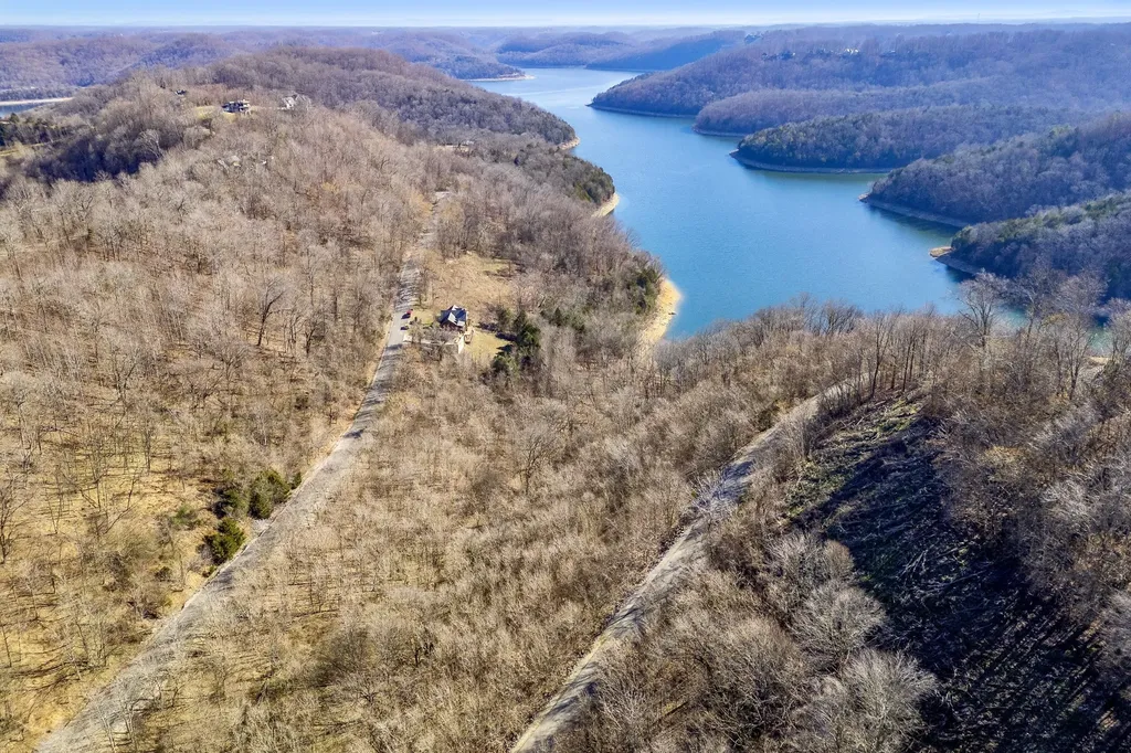 83 Waterwalk Court Smithville TN 37166