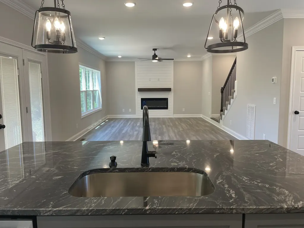 562 Pongracz Way Clarksville TN 37042