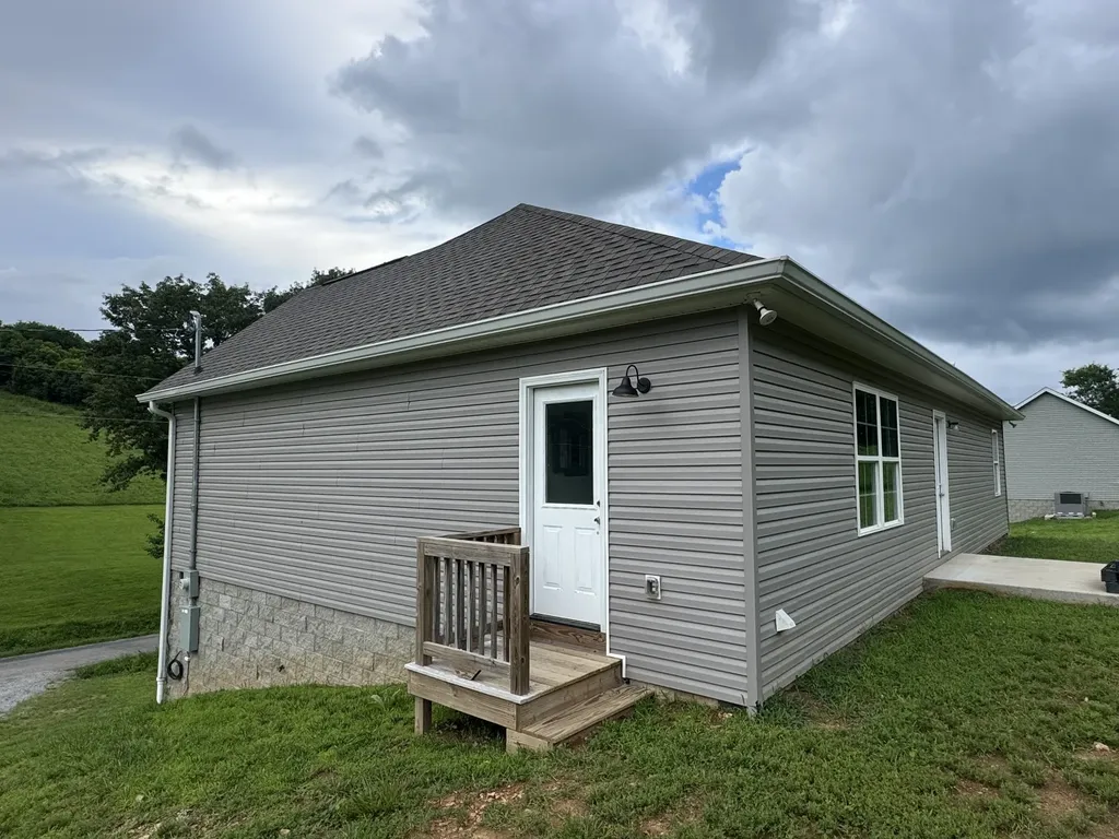 2075 Collier Road Lewisburg TN 37091