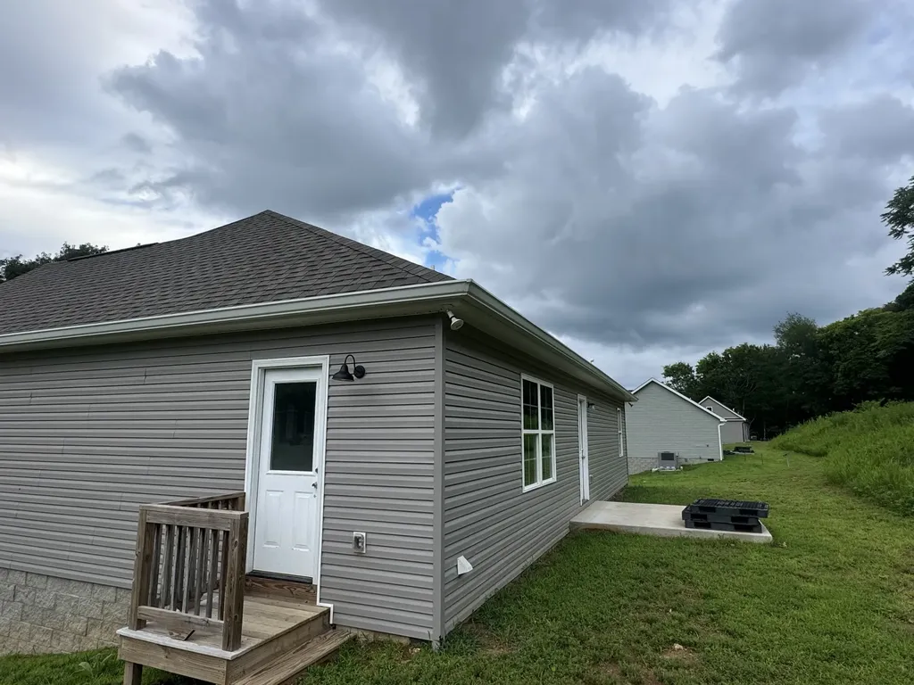 2075 Collier Road Lewisburg TN 37091