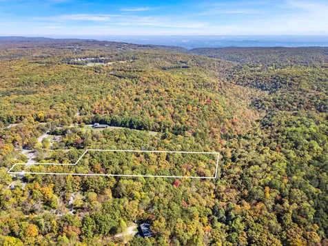 2424 Corral Road Signal Mountain TN 37377