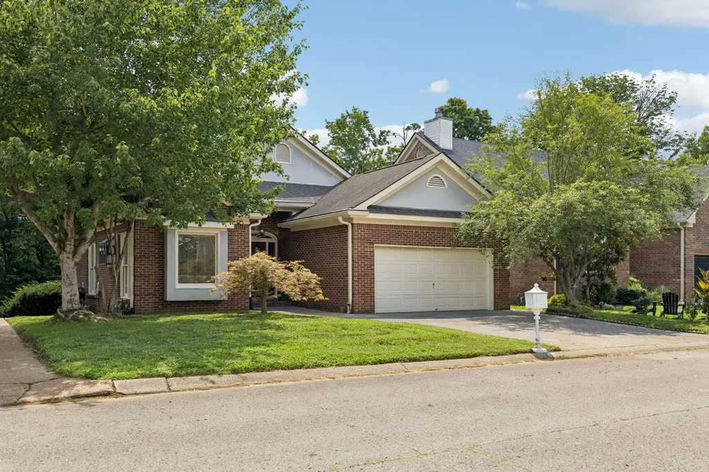 112 Chuzzlewit Down Brentwood TN 37027