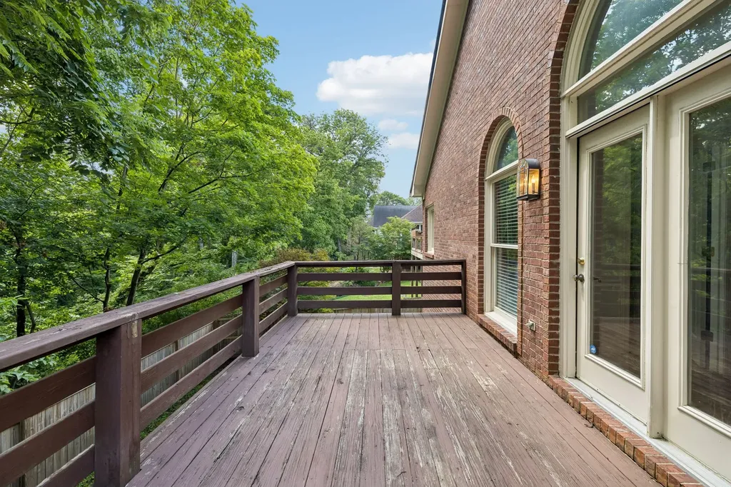 112 Chuzzlewit Down Brentwood TN 37027