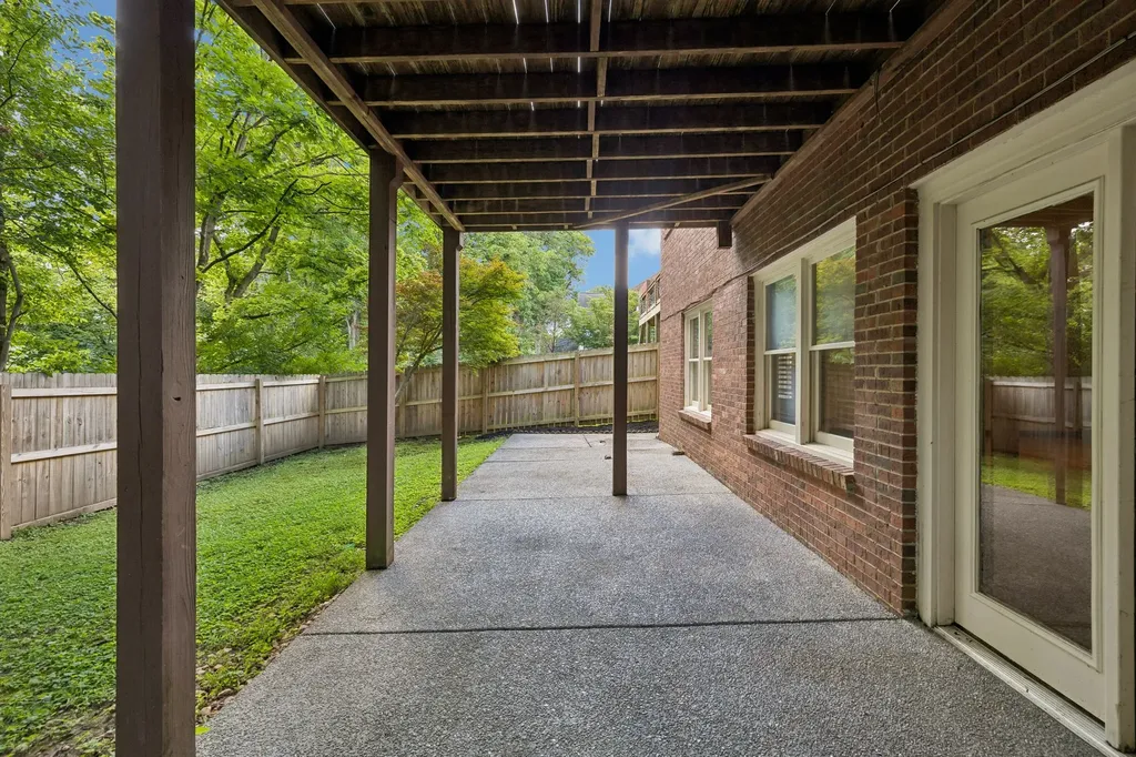 112 Chuzzlewit Down Brentwood TN 37027