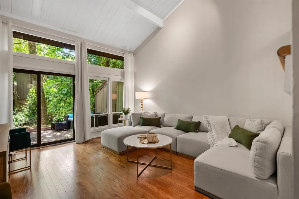 209 Pebble Brook Nashville TN 37221