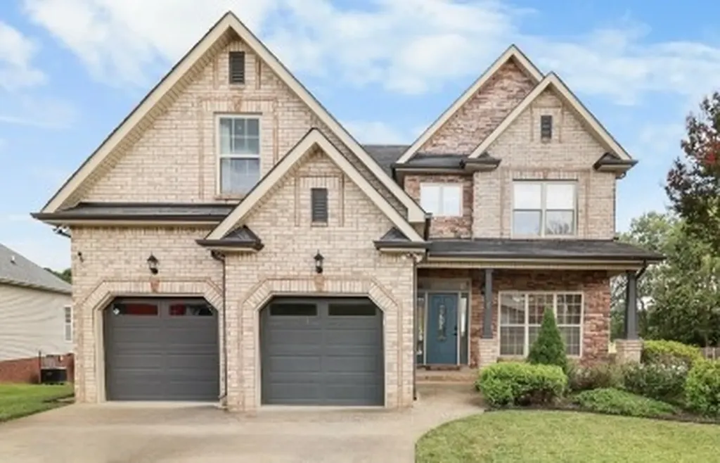 869 E Accipiter Circle Clarksville TN 37043