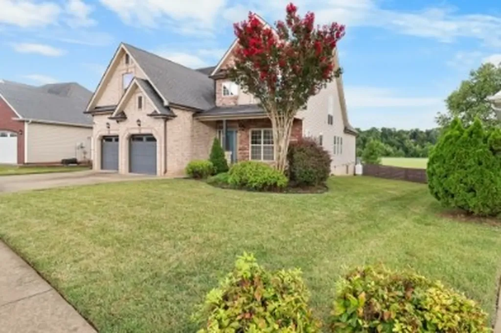 869 E Accipiter Circle Clarksville TN 37043