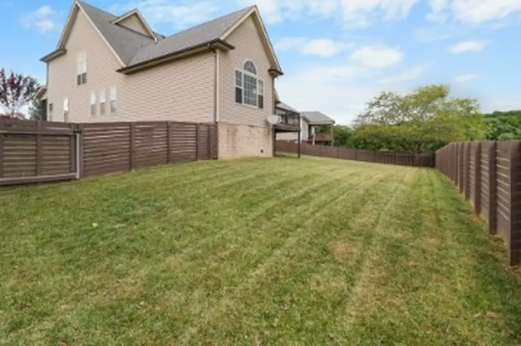 869 E Accipiter Circle Clarksville TN 37043