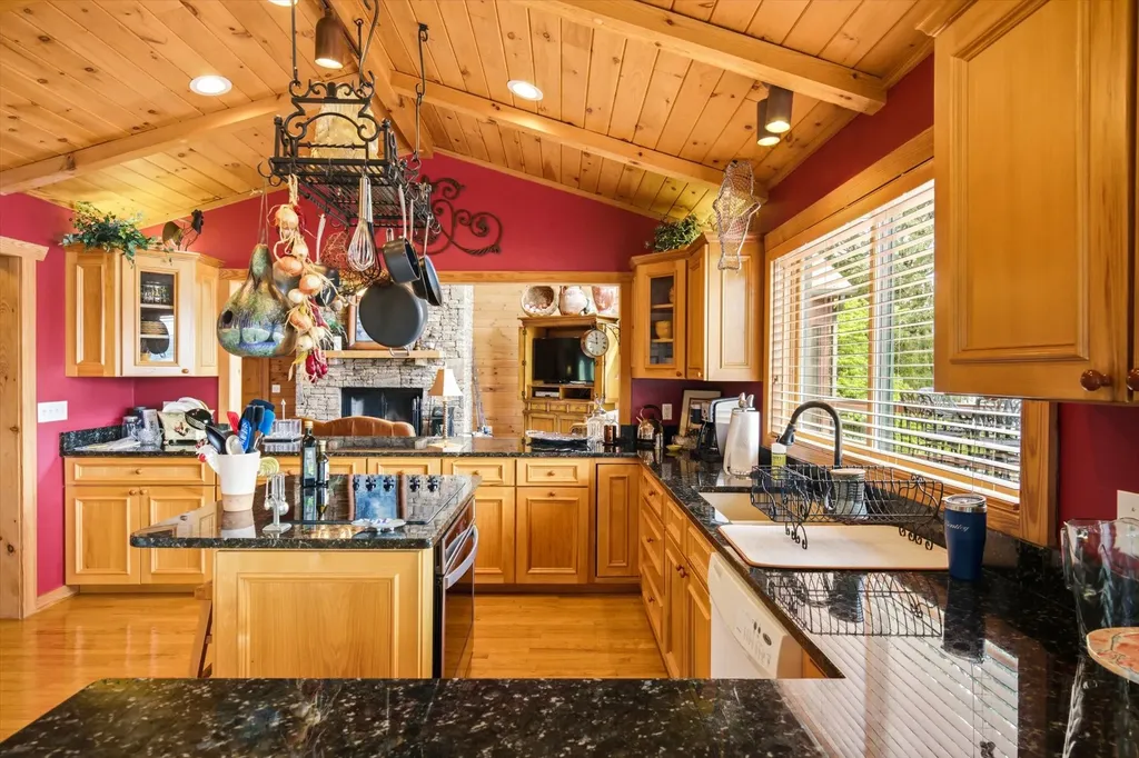 2114 Bridge View Drive Dandridge TN 37725