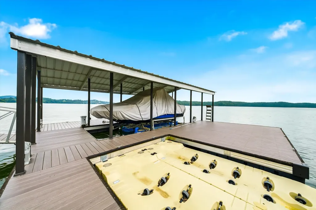 2114 Bridge View Drive Dandridge TN 37725