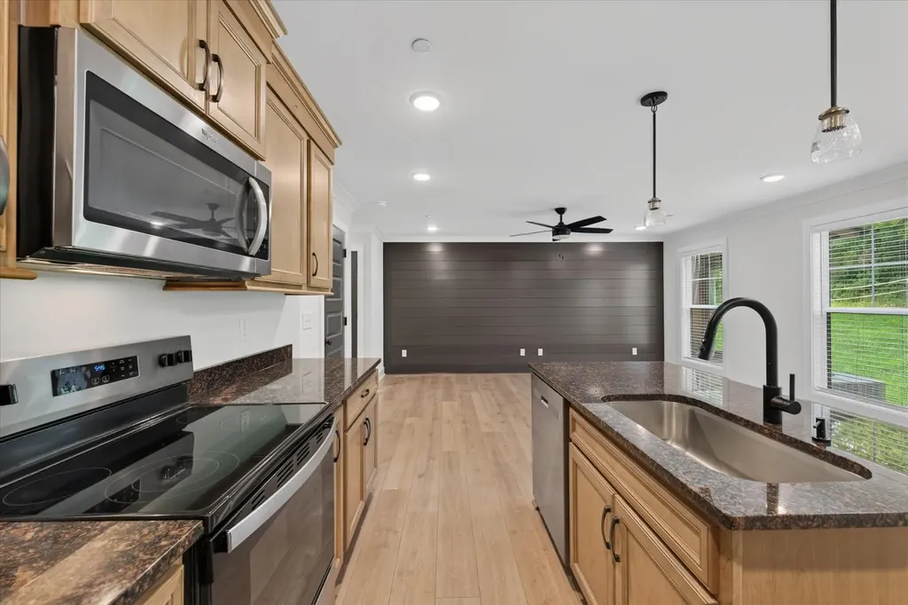 1088 Old Clarksville Pike Pleasant View TN 37146