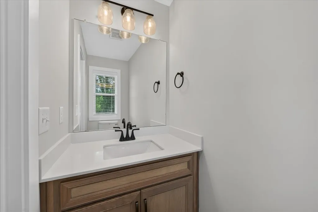 1088 Old Clarksville Pike Pleasant View TN 37146