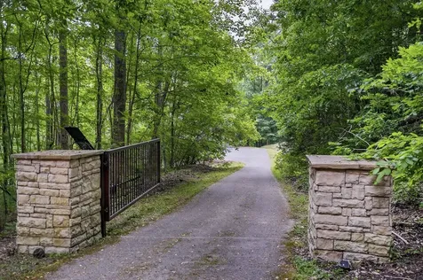 2304 Backbone Sparta TN 38583
