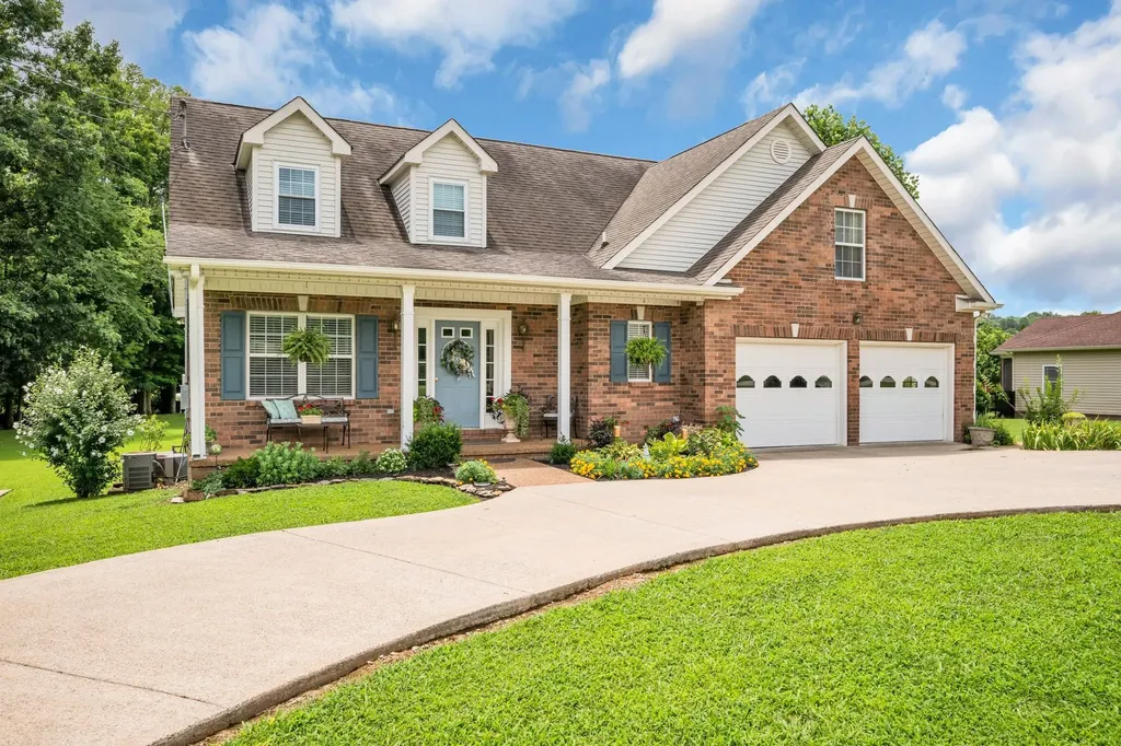 811 Hicks Road Dickson TN 37055
