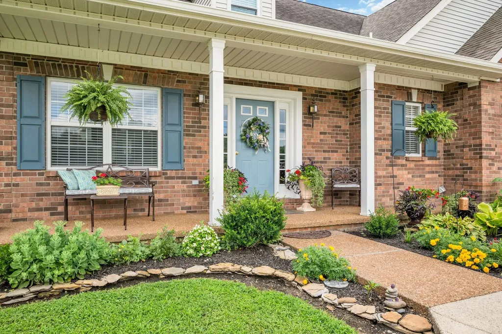 811 Hicks Road Dickson TN 37055