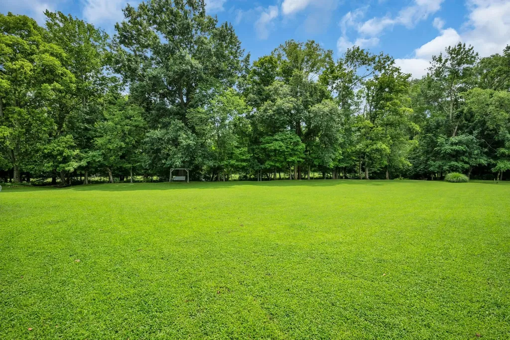 811 Hicks Road Dickson TN 37055
