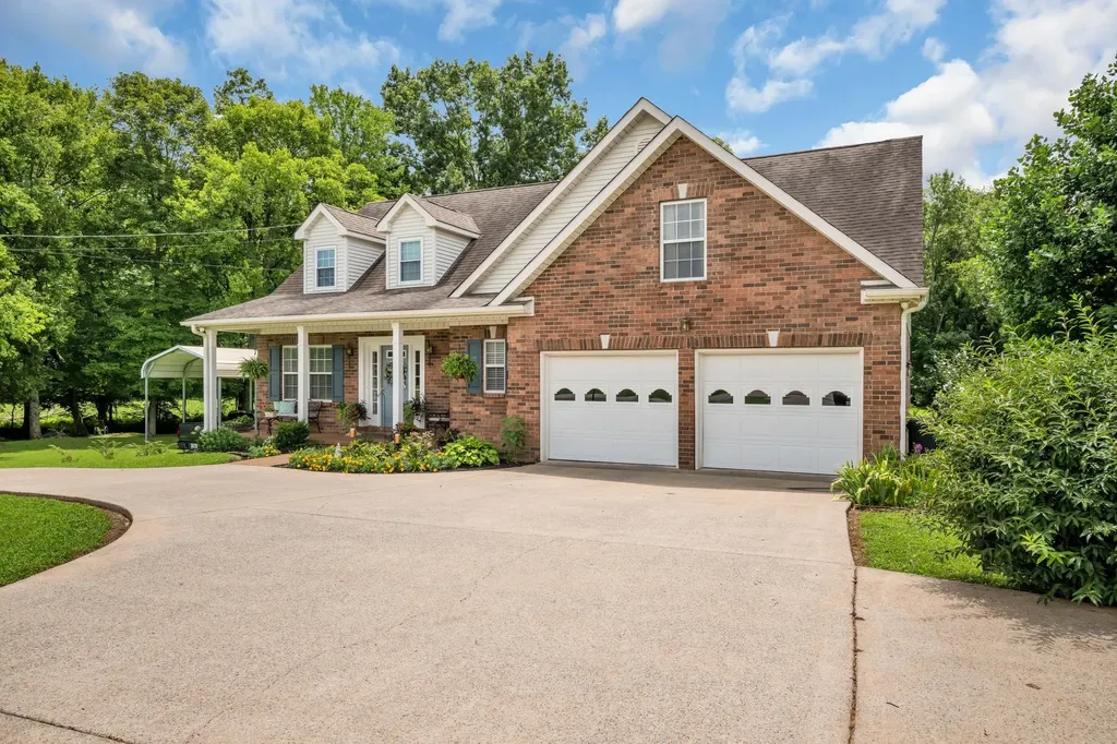 811 Hicks Road Dickson TN 37055